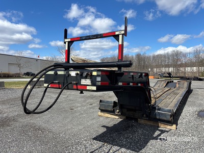 2004 Talbert T3DW-55-H0G-1-11-0P Tri/A Removable Gooseneck Lowboy Trailer