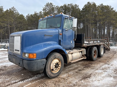 1995 International 9200 6x4 Flatbed Truck