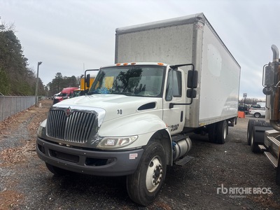 2019 International 4300 4x2 Furgoneta caja cerrada