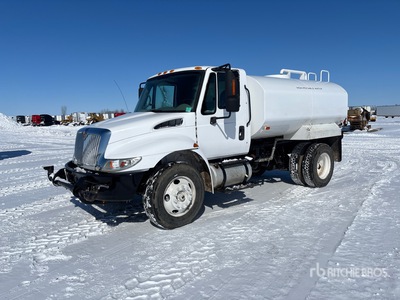2009 International 4300 4x2 Camion à eau