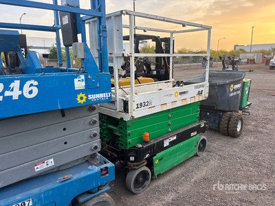 2018 JLG 1932R Electric Scissor Lift