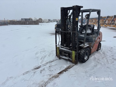 2007 Toyota 8FGU25 4500 lb Forklift