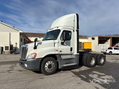 2018 Freightliner Cascadia 125 6x4 Cabeza Tractora Cabina Corta (Inoperable)