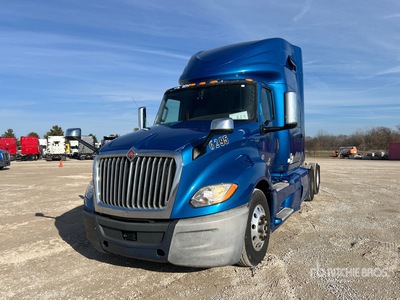 2019 International LT625 3- Achs Sattelzugmaschine mit Schlafkabine