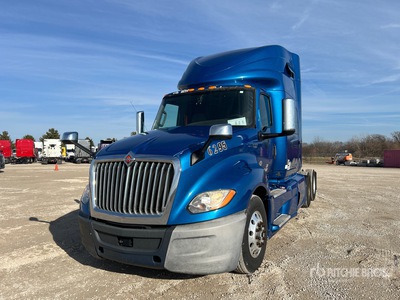 2019 International LT625 6x4 تراكتور شاحنة كابينة النوم (ثنائية المحور)