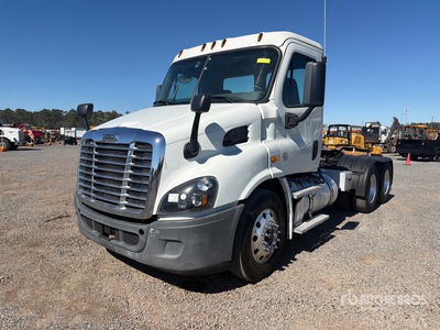 2019 Freightliner Cascadia 113 6x4 Cabeza Tractora Cabina Corta