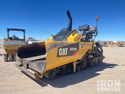 2015 Cat AP555E Asphalt Paver