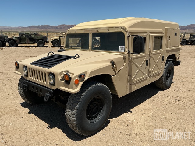 1989 AM General M1097R1 HMMWV 4 Door Hard Top w/Helmet Top