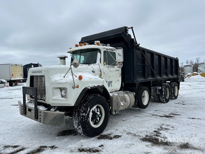 2000 Mack RB688S 8x4 Tri/A Dump Truck