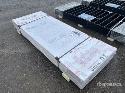 Quantity of (40) 7.87 ft x 35 in Clear Multi-Wall Polycarbonate Panel (Unused)