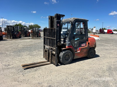2012 Toyota 7FDU35 7000 lb Forklift
