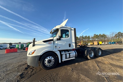 2018 Freightliner Cascadia 126 6x4 T/A Day Cab Truck Tractor