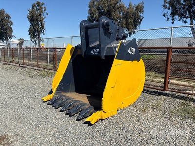 84 in Digging Excavator Bucket