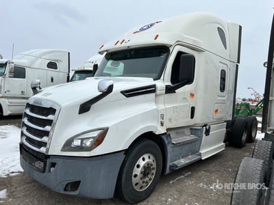 2018 Freightliner Cascadia 126 6x4 3- Achs Sattelzugmaschine mit Schlafkabine