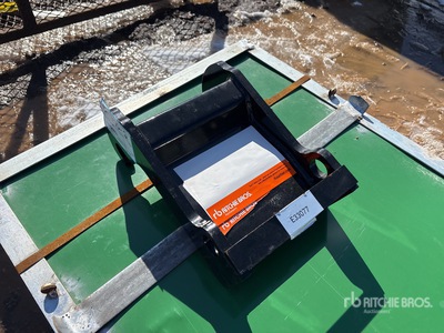 2026 GIYI 9.5 in 9.5 In Acoplador de excavadora (Unused)