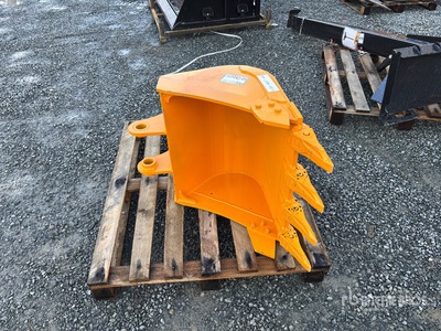 2026 GIYI GY-BK 24 in Excavator Bucket - Fits Cat 305 (Unused)