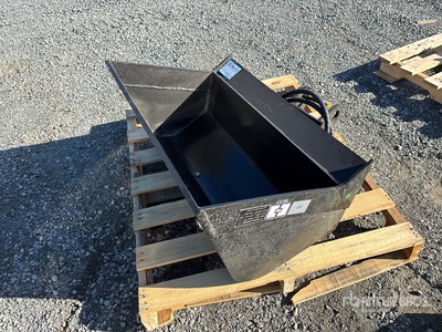2026 GIYI GY-D5T 34 in Tilting Excavator Bucket - Fits Cat 3-5 ton Excavator (Unused)