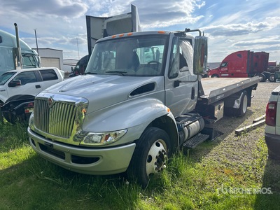 2016 International 4300 4x2 ロールバックトラック (Inoperable)