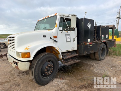1999 International 4900 4x2 Kraftstoff-Tankwagen
