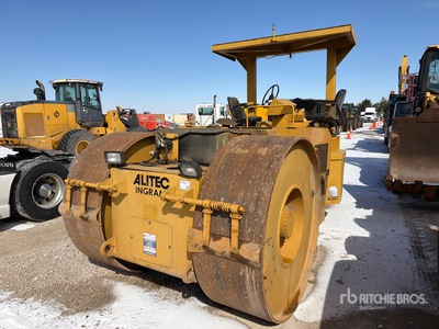 Ingram AE315 مدحلة ذات 3 عجلات