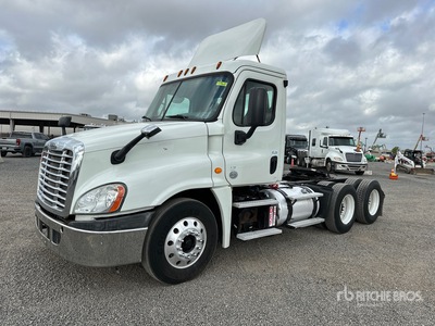 2014 Freightliner Cascadia 125 6x4 Day Cab Truck Tractor