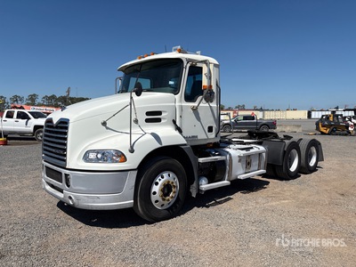 2012 Mack CXU613 6x4 تراكتور شاحنة نهارية (ثنائية المحور)