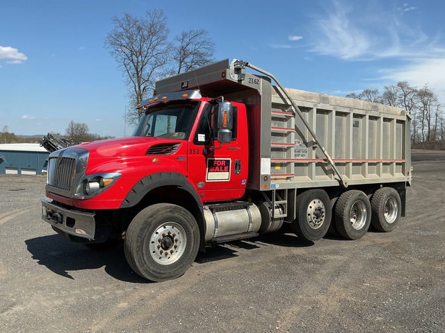 2013 International 7600SBA 8x4 Tri/A Dump Truck