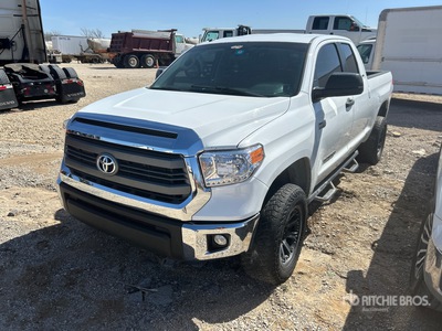 2017 Toyota Tundra SR5 4x4 Extended Cab Pickup (Inoperable)