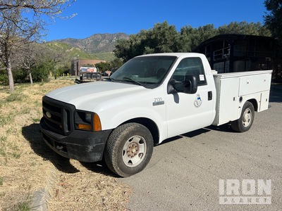 2005 Ford F-250 XL 4x2 Service Truck