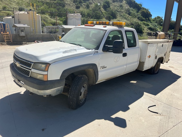 2007 Chevrolet Silverado 3500 4x2 Extended Cab Utility Truck (Inoperable)