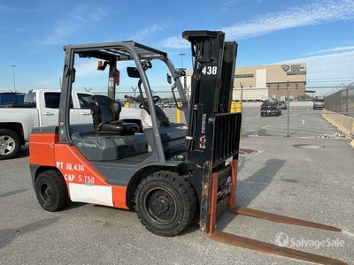 2021 Toyota 8FDU30 5750 lb Pneumatic Tire Carretilla Elevadora