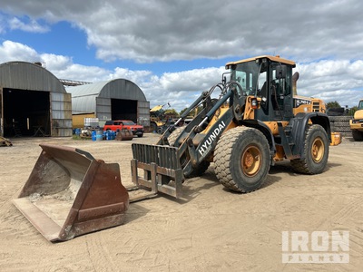 2014 Hyundai HL740TM-9 Pala gommata