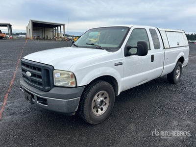 2006 Ford F-250 XL 4x2 Extended Cab Pickup