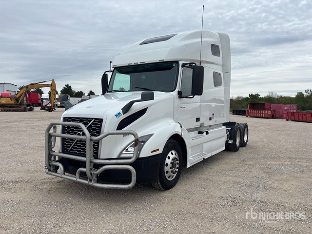 2019 Volvo VNL760 6x4 T/A Sleeper Truck Tractor