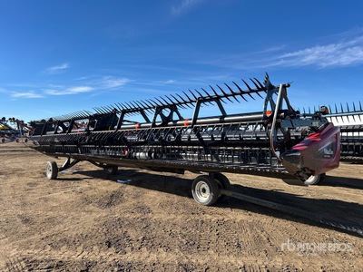 2014 MacDon D65-S 35 ft Draper Combine Header