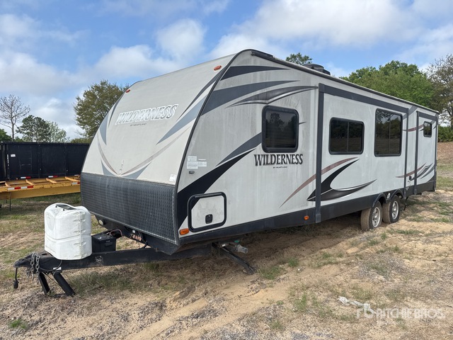 2015 Heartland Wilderness 30 ft T/A Travel Trailer