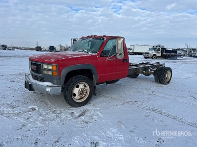 2001 GMC Sierra 3500 4x2 الكابينة والهيكل