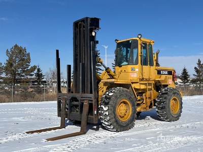 Cat 936E 4x4 رافعة شوكية للطرق الوعرة