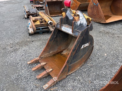 Accurate 32 in Q/C Digging دلو حفارة