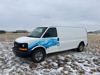 2010 GMC Savana 3500 Furgoneta de carga (Inoperable)