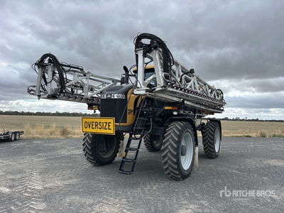 2018 Rogator RG1300C 48 m 4x4 High Clearance رشاشة ذاتية الحركة