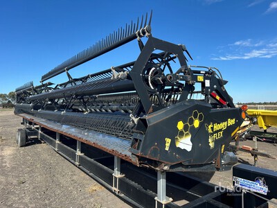 2017 Honey Bee 40 ft Draper Combine Header