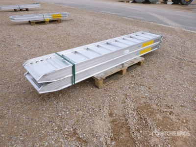 Quantity of (2) C.L.M 148.30L Aluminium Loading Ramps Varios, tienda, almacen, consumidor