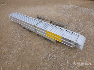 Quantity of (2) C.L.M 85.25 Aluminium Loading Ramps Varios, tienda, almacen, consumidor