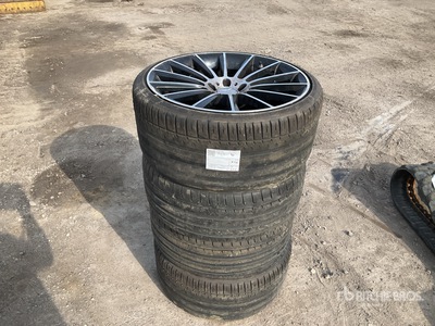 Quantity of (4) Mercedes 255/30ZR20 Ruedas