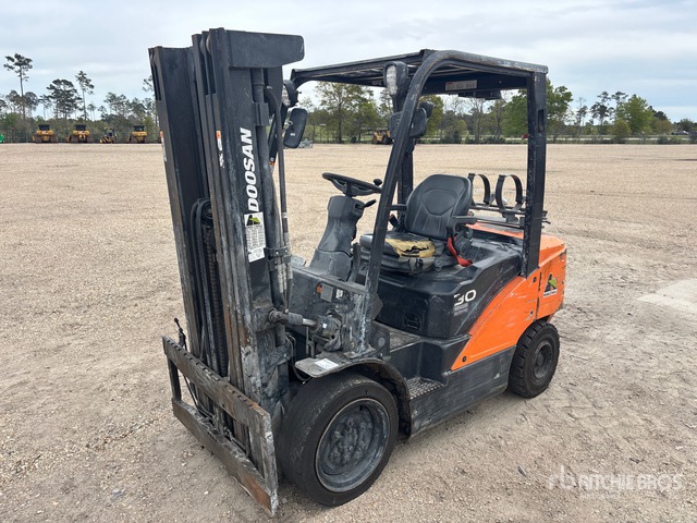 2021 Doosan G30N7 5950 lb Pneumatic Tire Forklift