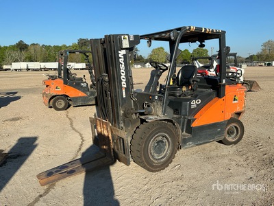 2021 Doosan G40S-7 9000 lb Pneumatic Tire Forklift