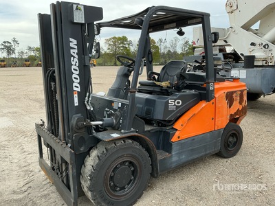 2021 Doosan G50C-7 11000 lb Pneumatic Tire Forklift