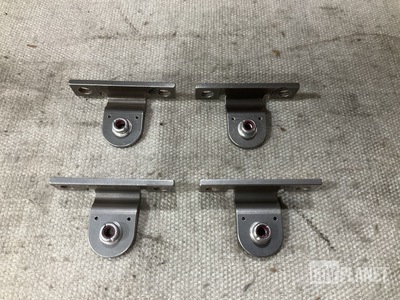 (21) Hamilton Sundstrand 558210 Seat & Nuts