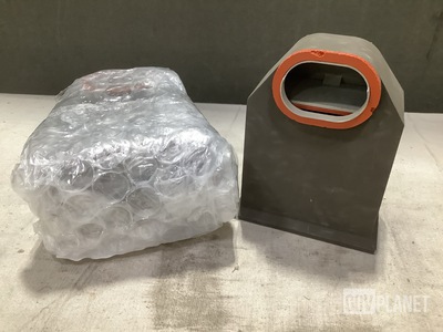 (2) Lockheed Martin 13075671-019 Air Filters